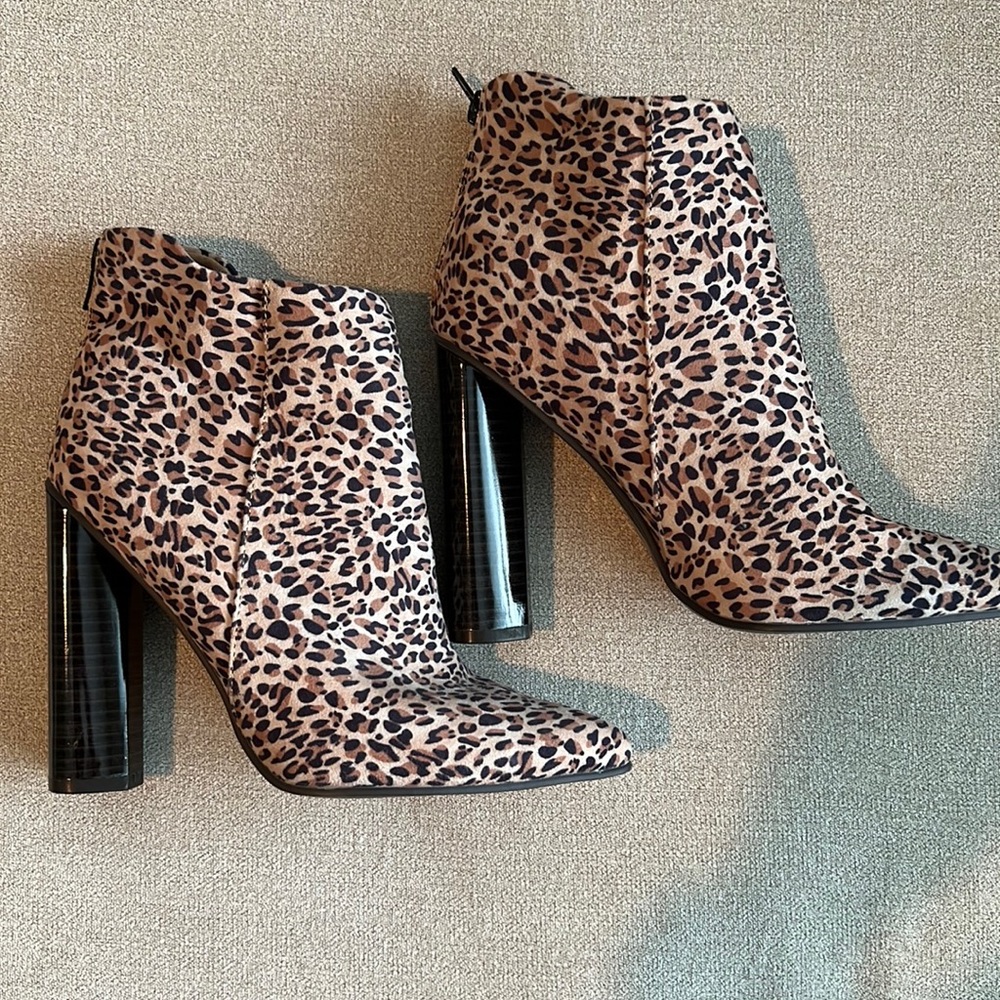Qupid Cheeta Heels!